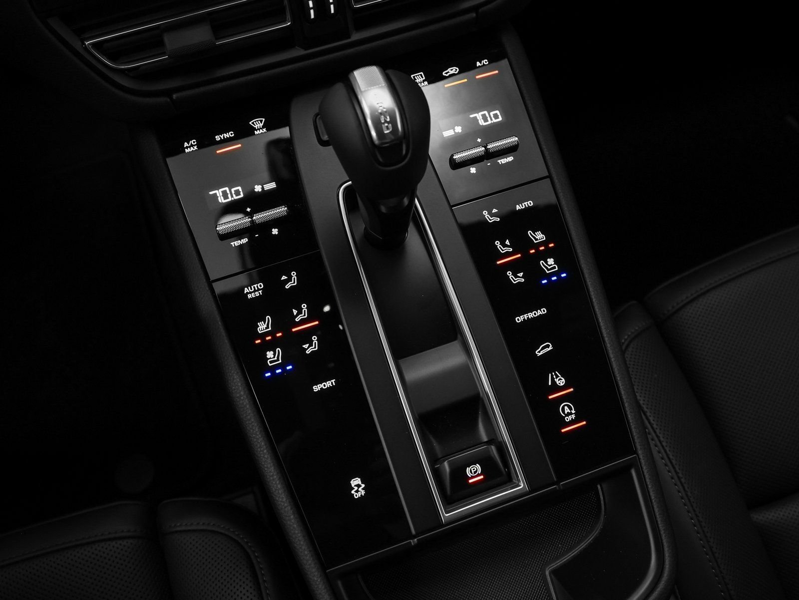 Certified 2025 Porsche Macan AWD/4WD image 32