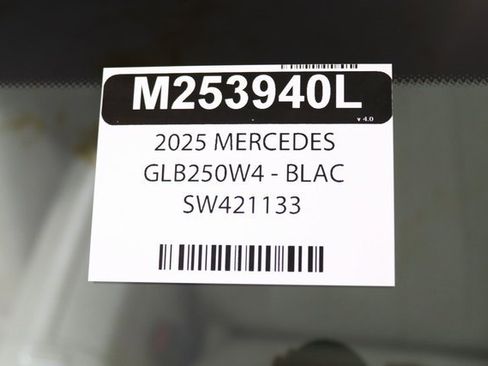 Certified 2025 Mercedes-Benz GLB 250 4MATIC image 36