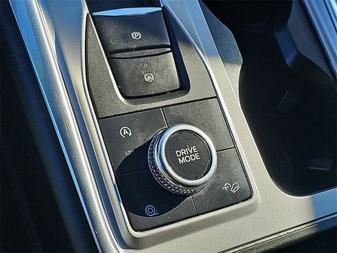 Used 2020 Ford Explorer XLT w/ Equipment Group 202A image 24