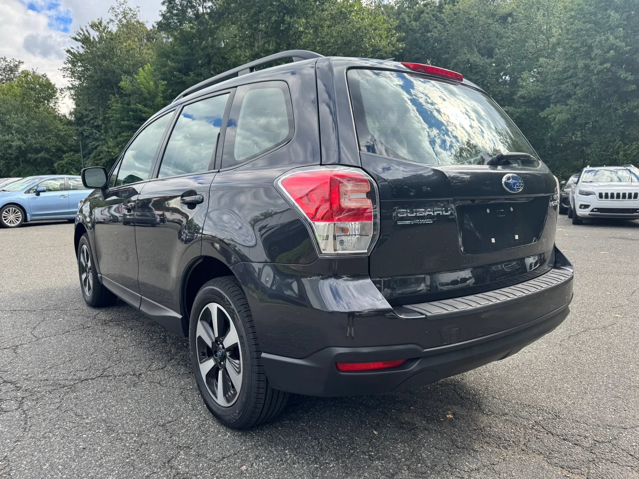 Used 2018 Subaru Forester 2.5i w/ Alloy Wheel Package AWD/4WD image 3