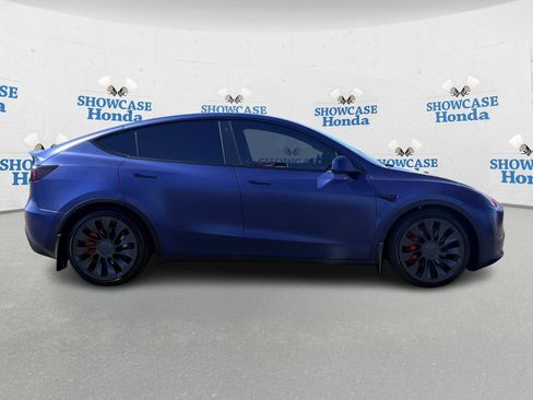 Used 2023 Tesla Model Y Performance image 8