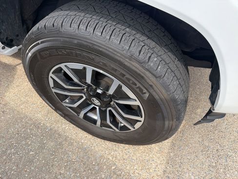 Used 2023 Toyota Tacoma TRD Sport w/ Advanced Technology Package image 4