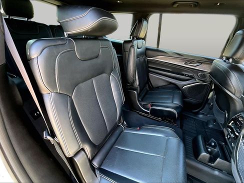 Used 2023 Jeep Grand Cherokee L Overland AWD/4WD image 17