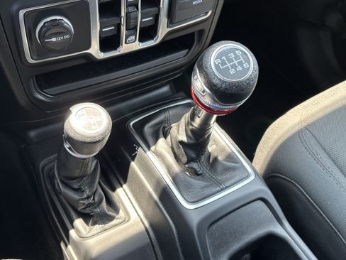 Used 2020 Jeep Gladiator Sport w/ Quick Order Package 23S AWD/4WD image 26