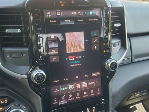New 2026 RAM 1500 4x4 Crew Cab image 19