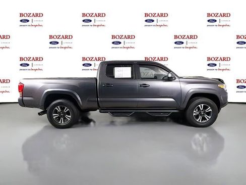 Used 2017 Toyota Tacoma TRD Sport RWD image 9