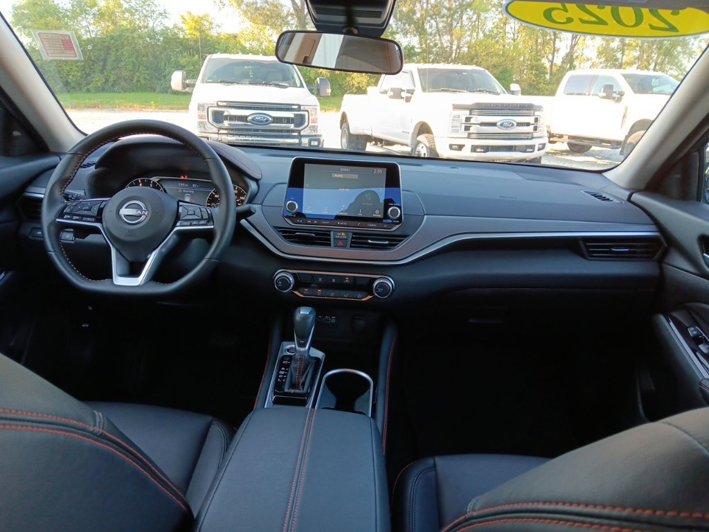 Used 2025 Nissan Altima 2.5 SR AWD/4WD image 32