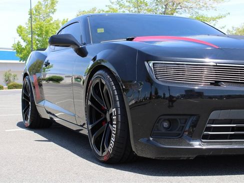 Used 2014 Chevrolet Camaro SS w/ SS Performance Package RWD image 4