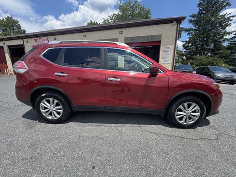 Used 2016 Nissan Rogue SV w/ SV Premium Package AWD/4WD image 9
