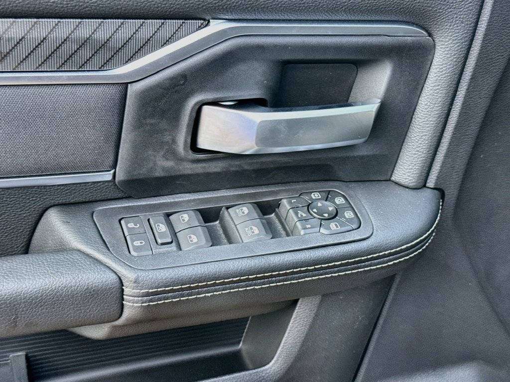 New 2027 RAM 3500 Big Horn AWD/4WD image 18