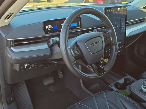 Used 2021 Ford Mustang Mach-E Select image 14
