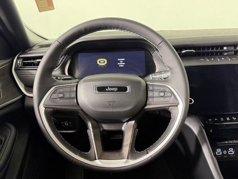 New 2026 Jeep Grand Cherokee Limited AWD/4WD image 16