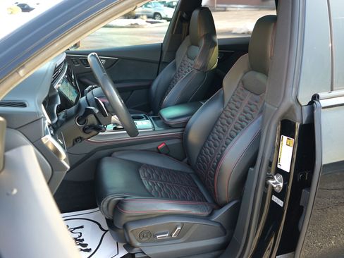 Used 2022 Audi RS Q8 w/ Black Optic Package image 20