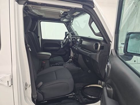 Used 2022 Jeep Gladiator Sport AWD/4WD image 5