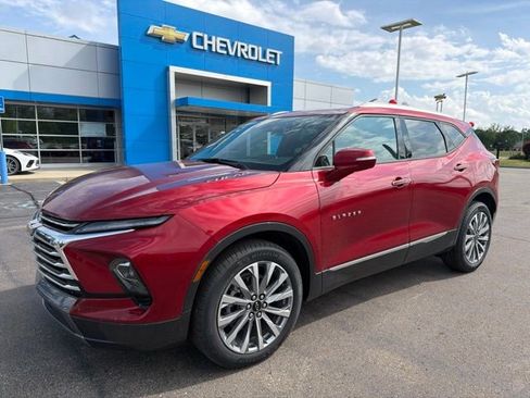 Used 2024 Chevrolet Blazer Premier AWD/4WD image 1