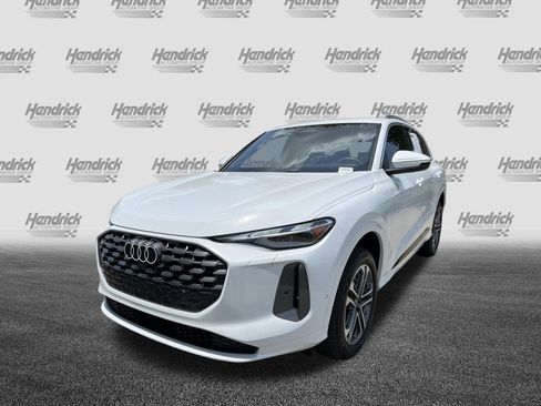 Certified 2025 Audi Q5 Premium w/ Convenience Package AWD/4WD image 5