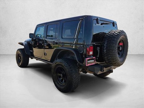 Used 2013 Jeep Wrangler Unlimited Rubicon w/ Connectivity Group AWD/4WD image 8