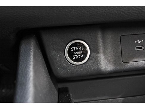 Certified 2023 Nissan Rogue SV FWD image 28