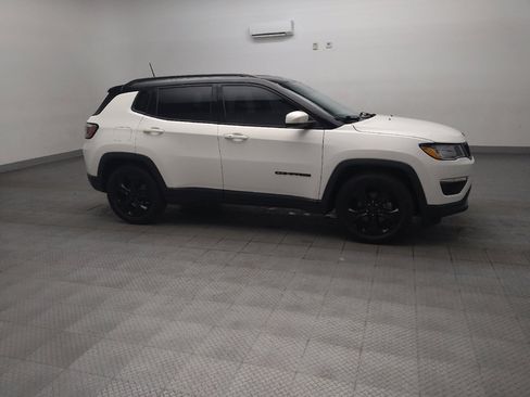 Used 2020 Jeep Compass Latitude FWD image 11