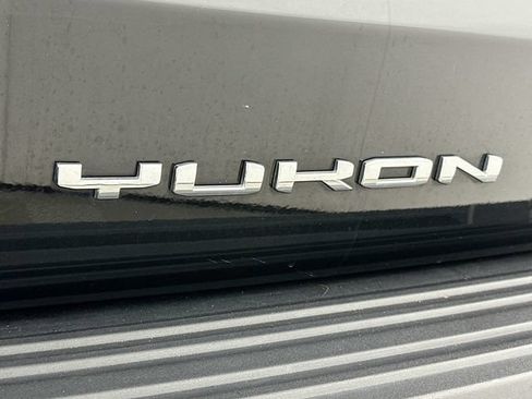 Used 2023 GMC Yukon AT4 w/ AT4 Premium Package AWD/4WD image 28