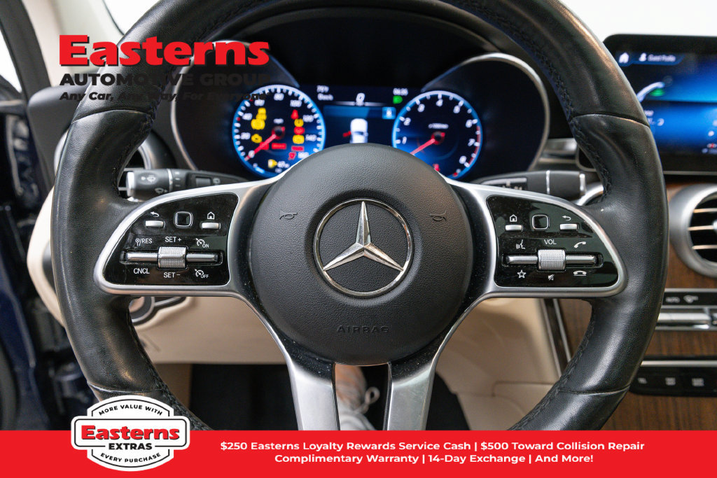 Used 2021 Mercedes-Benz GLC 300 4MATIC image 11