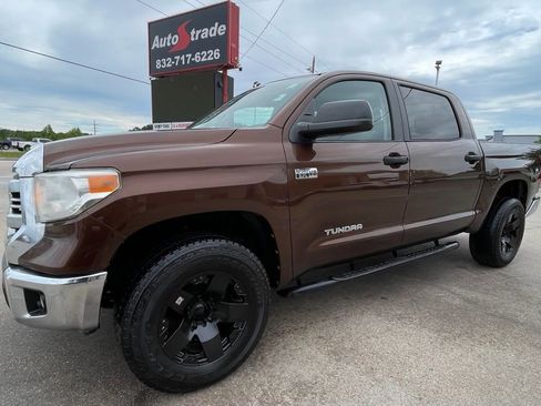 Used 2016 Toyota Tundra SR5 AWD/4WD image 4