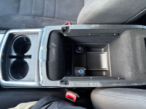 Used 2013 Dodge Charger SE image 29