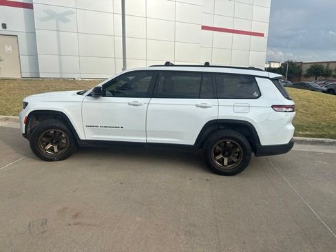 Used 2024 Jeep Grand Cherokee L Altitude AWD/4WD image 5