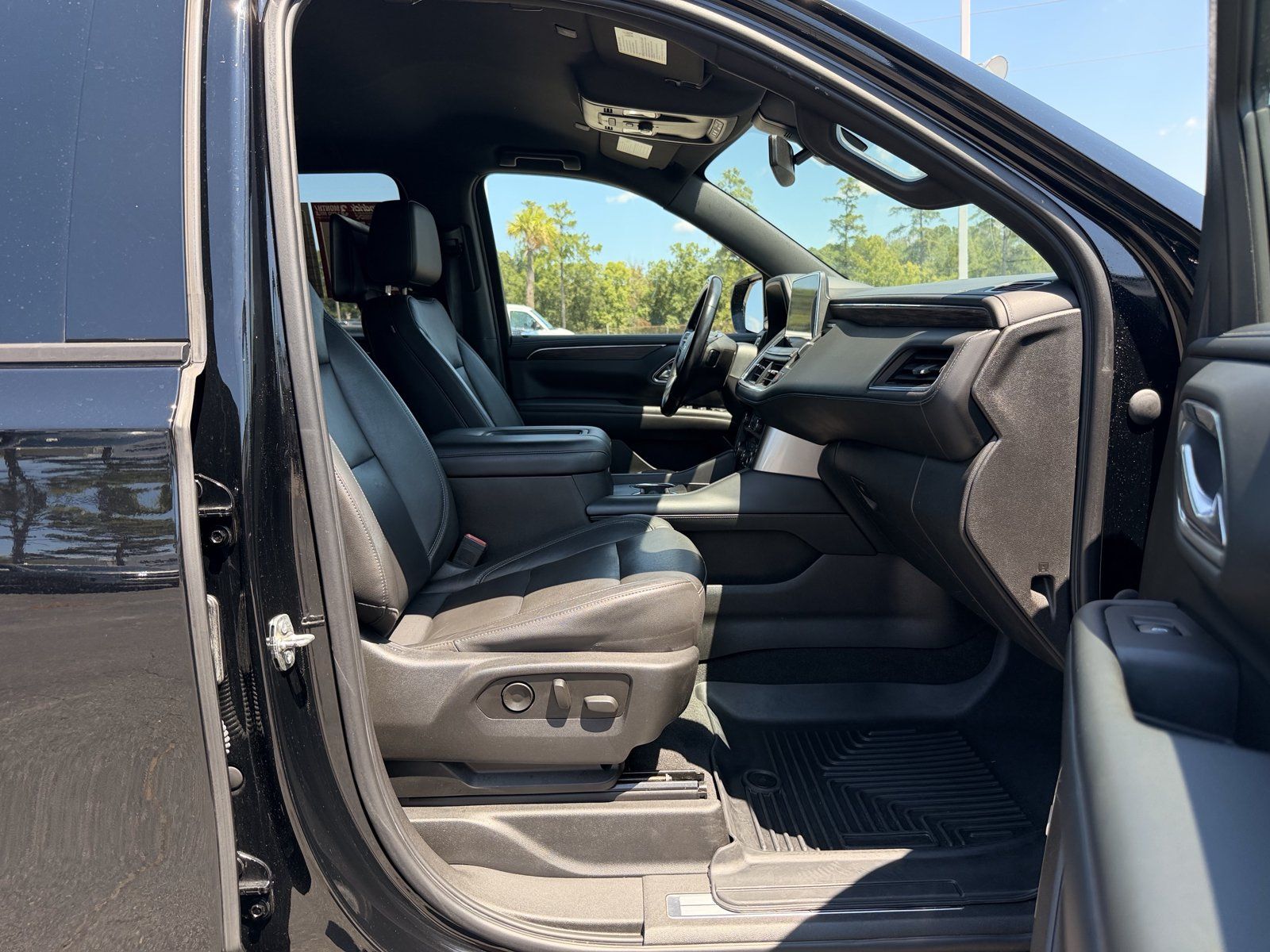 Used 2021 Chevrolet Suburban Z71 w/ Rear Media and Nav Package AWD/4WD image 34