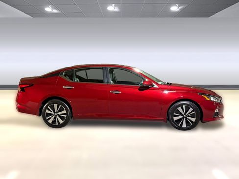 Used 2022 Nissan Altima 2.5 SV w/ SV Premium Package image 7