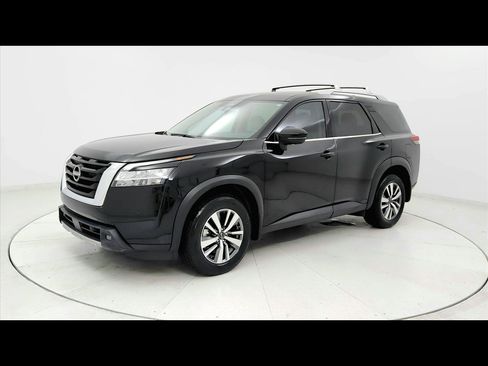 Used 2024 Nissan Pathfinder SL w/ Cargo Package FWD image 1