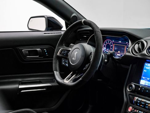 Used 2022 Ford Mustang Shelby GT500 w/ Technology Package image 40