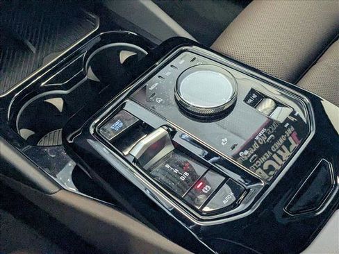 Used 2025 BMW i5 eDrive40i w/ Premium Package image 12