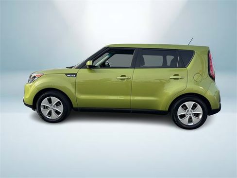 Used 2016 Kia Soul Base image 3