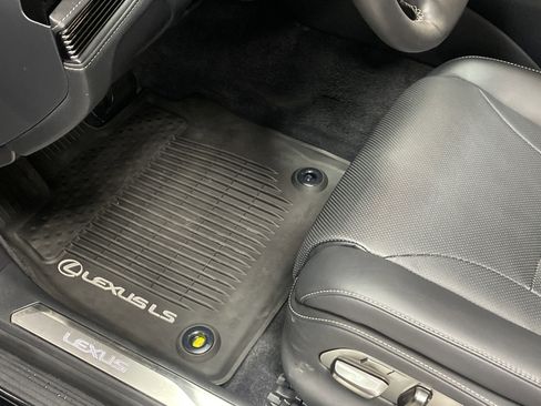 Used 2021 Lexus LS 500 image 17