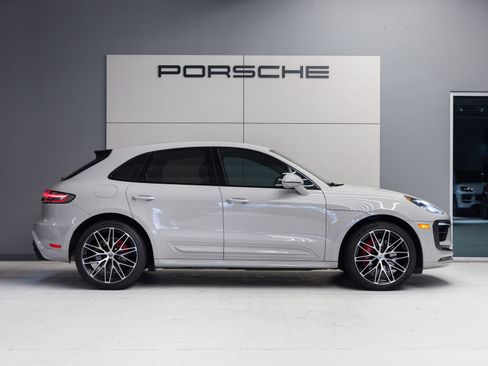 Certified 2023 Porsche Macan S AWD/4WD image 8