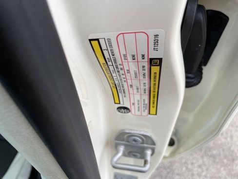 Used 2018 Jeep Compass Latitude w/ Popular Equipment Group image 20