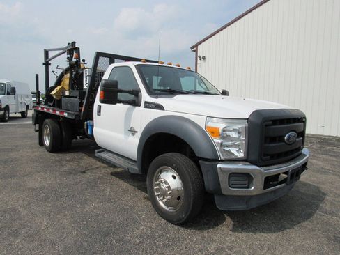 Used 2016 Ford F550 2WD Regular Cab Super Duty image 8