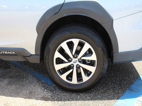 Used 2023 Subaru Outback Premium AWD/4WD image 21