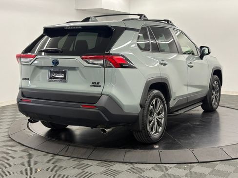 Used 2022 Toyota RAV4 XLE Premium AWD/4WD image 10