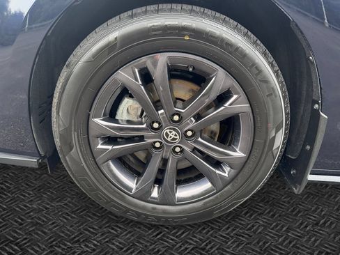 Used 2025 Toyota Sienna XSE w/ XSE Plus Package AWD/4WD image 11