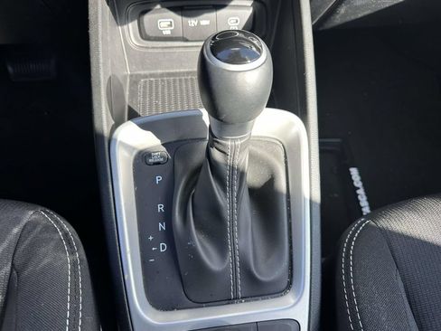Certified 2025 Hyundai Venue SEL FWD image 26