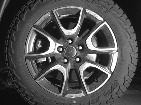 Used 2025 Jeep Compass Trailhawk image 12