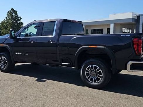 Used 2024 GMC Sierra 2500 SLE w/ SLE Value Package; AWD/4WD image 7