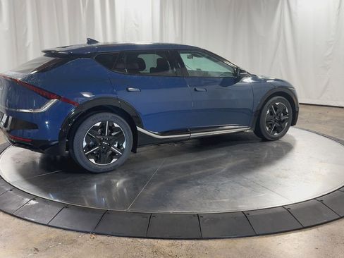 New 2025 Kia EV6 Wind image 9