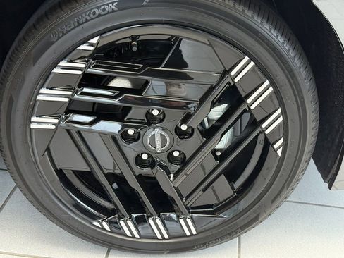 New 2026 Nissan Sentra SR w/ Floor Mat Package image 9