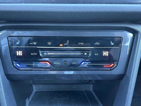 Used 2022 Volkswagen Tiguan SEL R-Line image 28