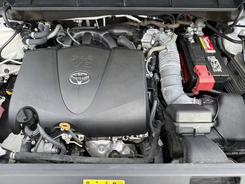 Used 2020 Toyota Highlander Platinum FWD image 13