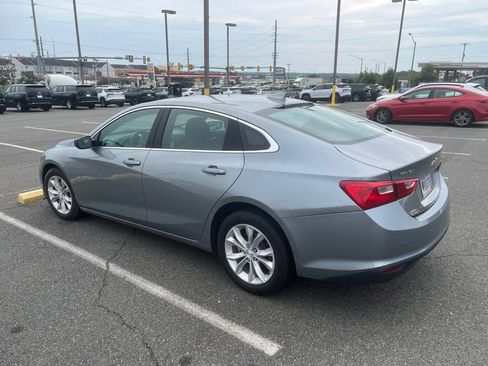 Used 2025 Chevrolet Malibu LT FWD image 2
