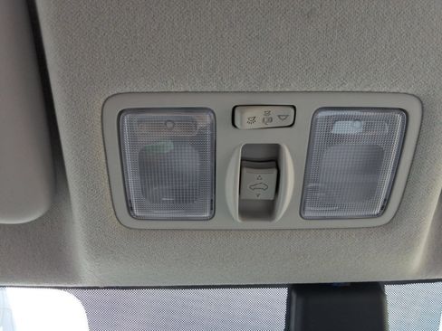 Used 2023 Hyundai Venue SEL FWD image 19